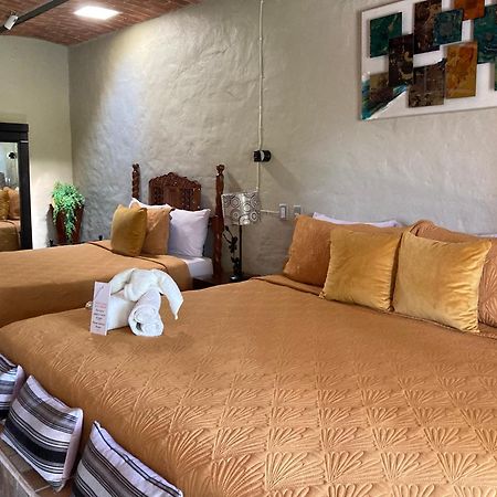 Casa De La Abuela Panzió Ajijic Kültér fotó