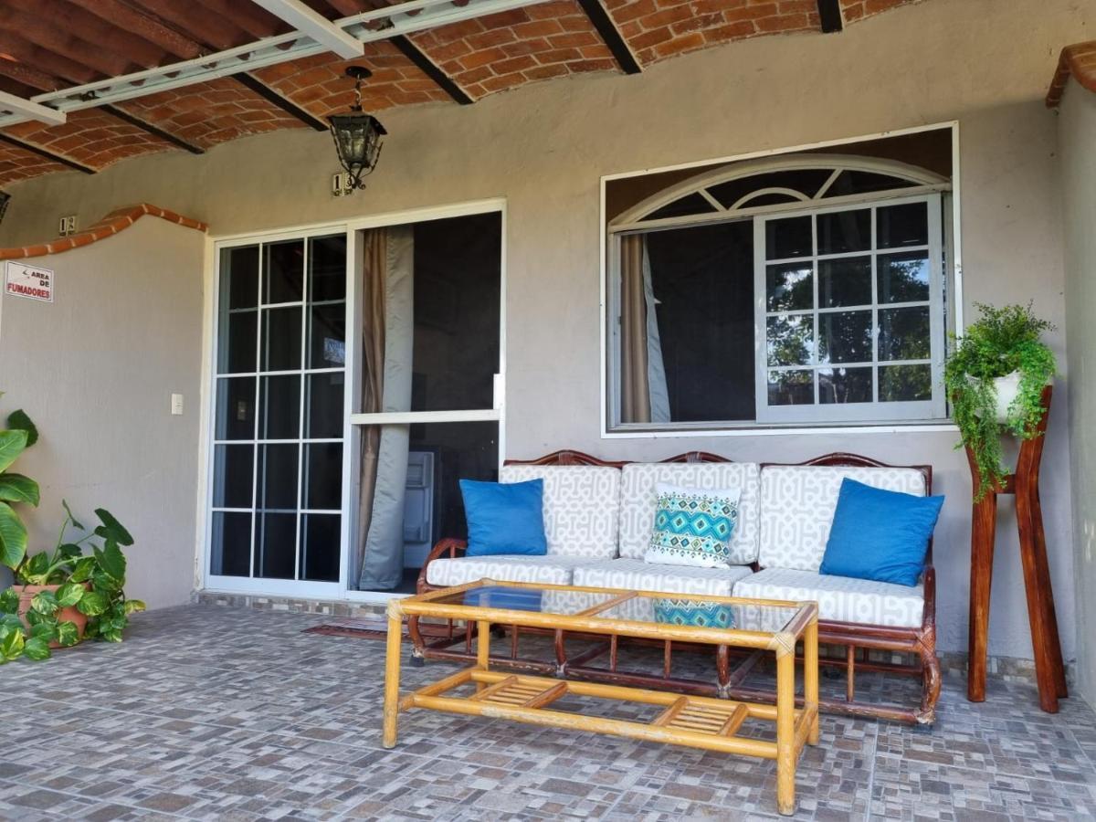Casa De La Abuela Panzió Ajijic Kültér fotó
