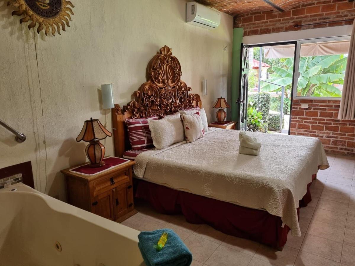 Casa De La Abuela Panzió Ajijic Kültér fotó