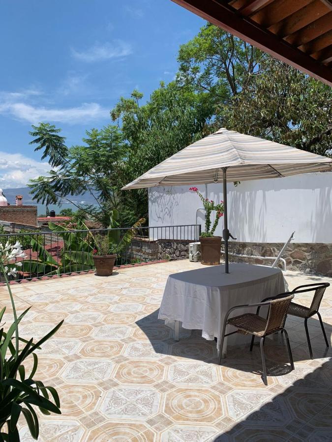 Casa De La Abuela Panzió Ajijic Kültér fotó