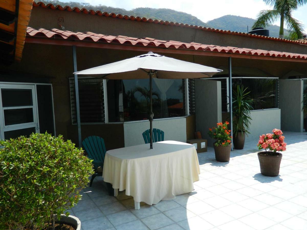 Casa De La Abuela Panzió Ajijic Kültér fotó